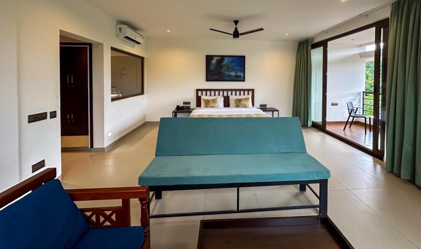 Pranavam Resort & Spa Tariyod Exterior photo